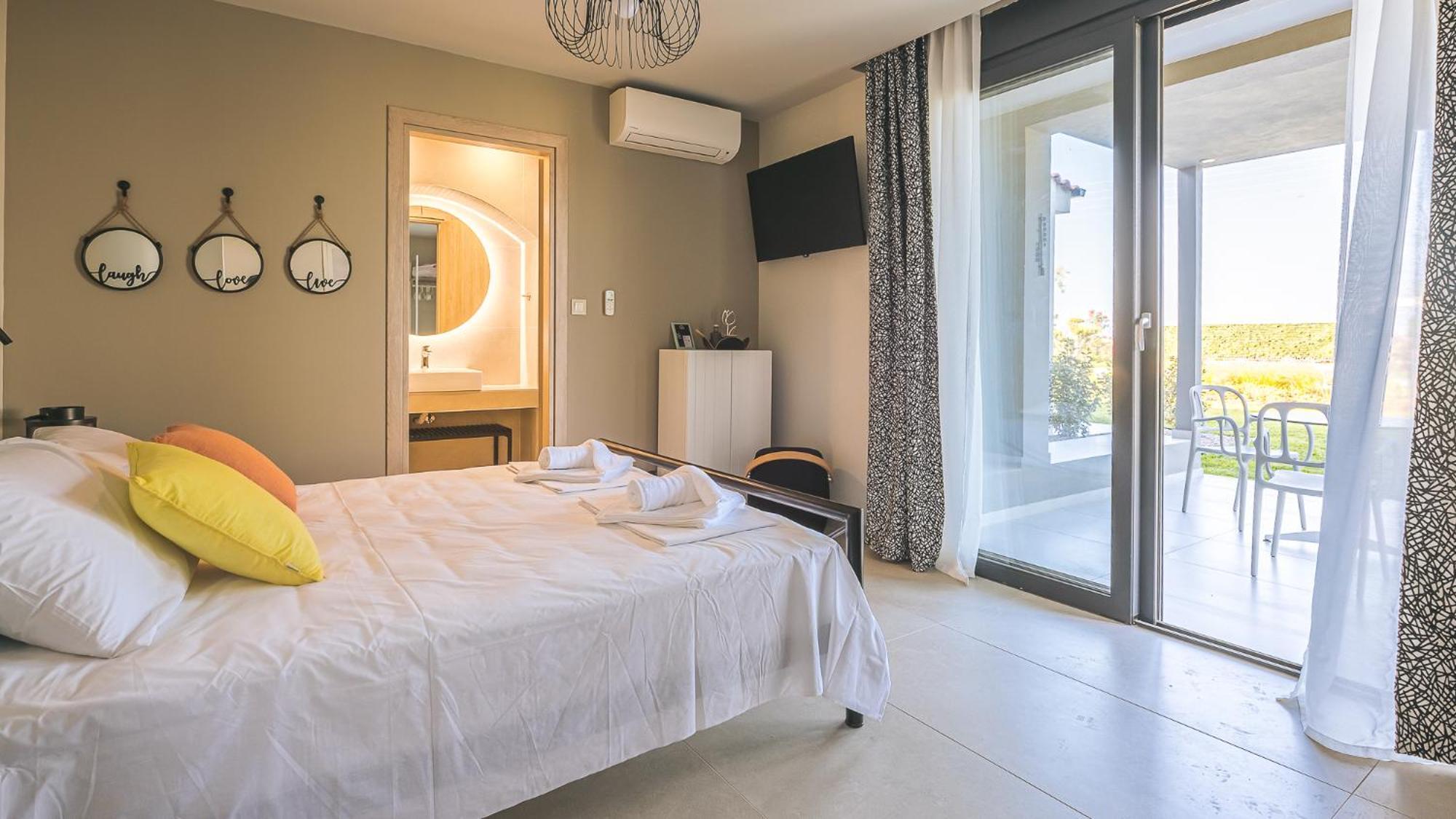 Electra Beachfront Suites, Nea Irakleia 외부 사진